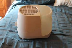 lot 132 image: Walgreens Tabletop Humidifier