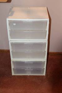 lot 135 image: 4-Drawer Plastic Storage Organizer