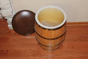 lot 145 image: Vintage Wooden Barrel Stool with Cushion Seat and Storage