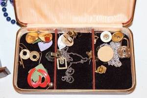 lot 154 image: Vintage Jewelry Collection with Wooden Boxes