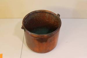 lot 180 image: Vintage Copper Boiler Pot with Handle