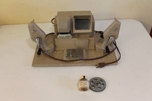 lot 186 image: Vintage Compco Super-Action Table Movie Viewer-Editor