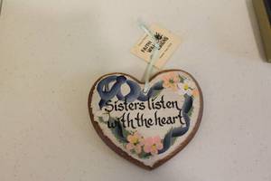 lot 190 image: Assorted Home Decor and Collectibles Lot