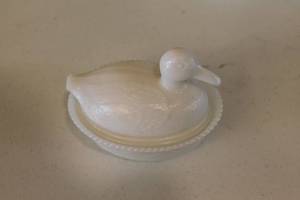 lot 198 image: Vintage Milk Glass Collection - Cups, Vases, and Duck Dish - 11 Pieces