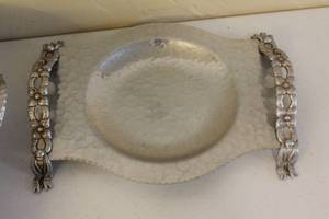 lot 199 image: Lot of Various Cooking and Serving Ware Items