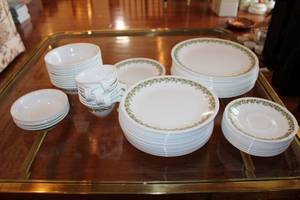 lot 207 image: Vintage Corelle Green Floral Dinnerware Set
