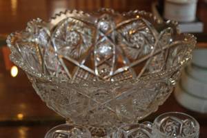 lot 209 image: Vintage Crystal Punch Bowl Set with 12 Cups