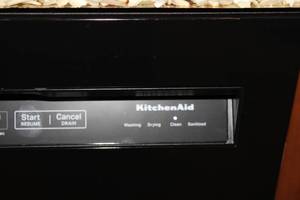 lot B-241 image: KitchenAid Built-In Dishwasher