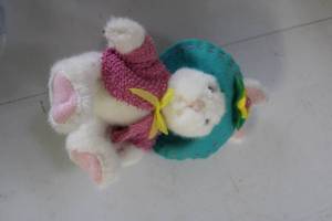 lot 273 image: Assorted Easter Decorations and Ornaments Lot