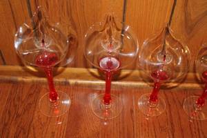 lot 275 image: Set of 6 Decorative Glass Tulip-Shaped Parafin Candles