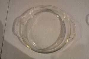 lot 282 image: Lot of 4 Glass Baking Dishes