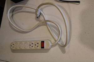 lot 287 image: Lot of Household and Garage Items - Extension Cord, Flashlights, Headlamps, Tissue Holder