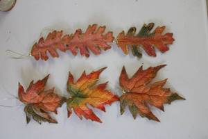 lot 293 image: Collection of Autumn Themed Decor Items