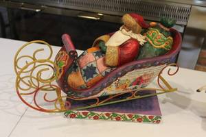 lot 301 image: Santa Claus Sleigh and Reindeer Figurine Set