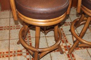 lot A-309 image: Set of 2 Vintage Bamboo Swivel Bar Stools with Brown Cushions