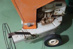lot B-314 image: Sears 6HP Lawn and Garden Shredder-Bagger