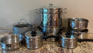 lot 50 image: Stainless Steel Kitchen Pots and Pans Williams Sonoma