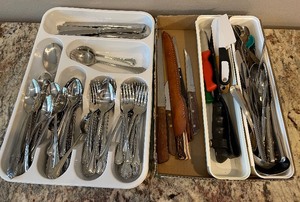 lot 47 image: Eighty-Seven Piece Libby Flatware Set