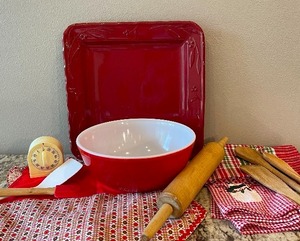 lot 60 image: Red Pyrex 404 Bowl and Kitchen Towel Lot