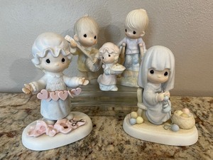 lot 74 image: Precious Moments Figurines