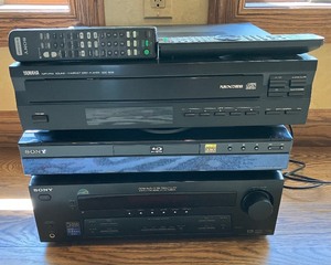 lot 96 image: Three Piece Media Electronics Lot