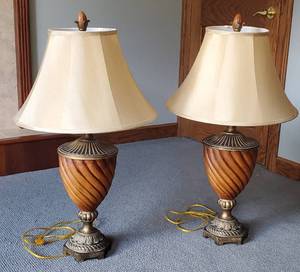 lot 124 image: Set of Lamps