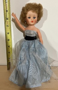 lot 194 image: 1950s Horsman Glamour Doll 10