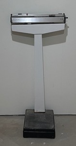 lot 191 image: Vintage Sears Scale