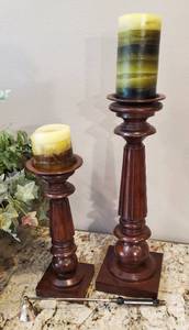 lot 101 image: Floral Basket and Candlestick Decor