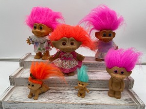 lot 44 image: Six Troll Figurines Russ, Topps
