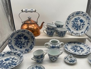 lot 24 image: Lot of Blue Danube Dinnerware 20 pieces with Copper Teapot