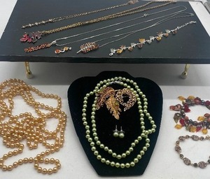 lot 47 image: The Color of Fall Autumn Inspired Jewelry Lot