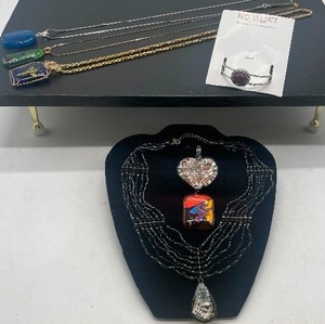 lot 49 image: Blown Glass Jewelry and Beads Lot
