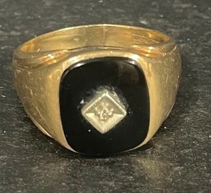 lot 57 image: 10K Mens Onyx and Diamond Ring Size 10