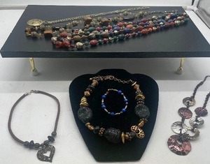 lot 61 image: Metals and Neutrals Jewelry Lot