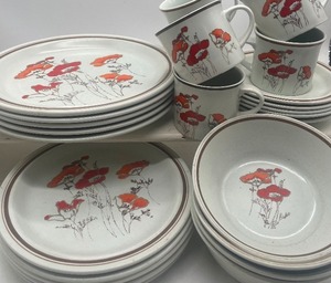 lot 83 image: Vintage Royal Doulton Fieldflower Dinnerware, Red and Orange Poppies Stoneware Made in England
