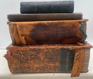 lot 89 image: Antique Bible Lot