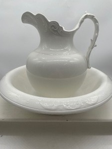 lot 90 image: Large Pitcher and Basin White Porcelain