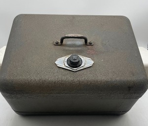 lot 133 image: Vintage Heavy Safe with Combination