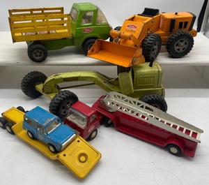 lot 135 image: Tonka Toys Lot Loader, Fire Truck Farm Vehicles Lot of 7