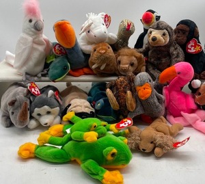 lot 146 image: Beanie Baby Lot of 19