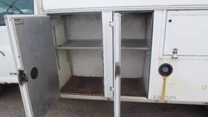 2004 GMC Box Truck 15 With Tool Doors