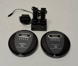 lot 45 image: Vintage Microphones & Portable CD Players    (2) Insignia Portable CD   (4) Lightspeed Microphones