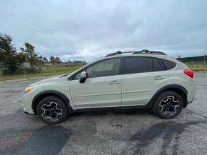 2014 Subaru XV Crosstrek 2.0I Premium - AWD - 1 OWNER