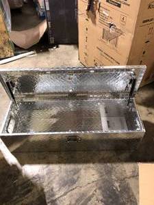 VEVOR 30 in. L x 13 in. W x 90 in. H Top Mount Truck Tool Box Aluminum Bar Tread Tool Box with 2 Key for Pick Up Truck, Silver   Customer Returns See Pictures