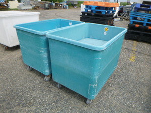 2 Plastic Containers