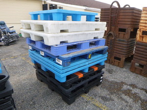 13 Plastic Pallets