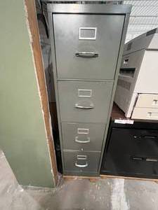 lot 208 image: Tall Metal 4-Drawer Filing Cabinet
