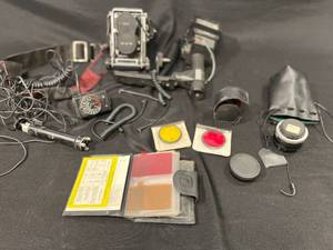 lot 234 image: Vintage Mamiya C33 Professional TLR Camera Kit with Accessories