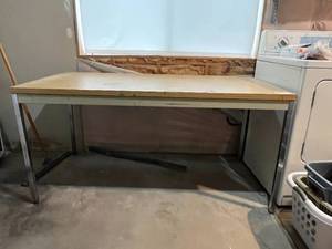 lot 209 image: Sturdy Wooden Work Table with Metal Frame - 30 x 60 x 30